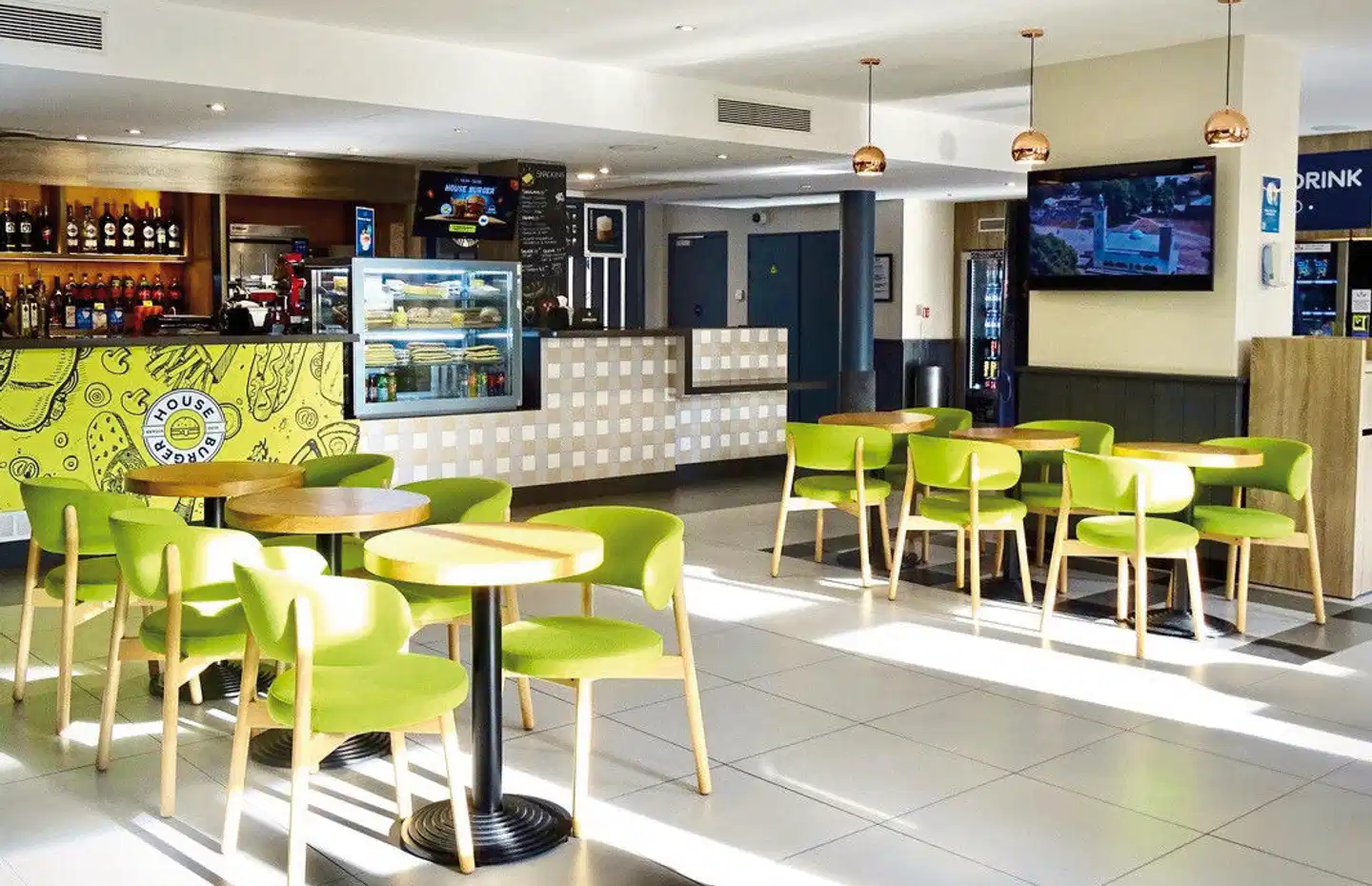 Campanile Val de France Bar