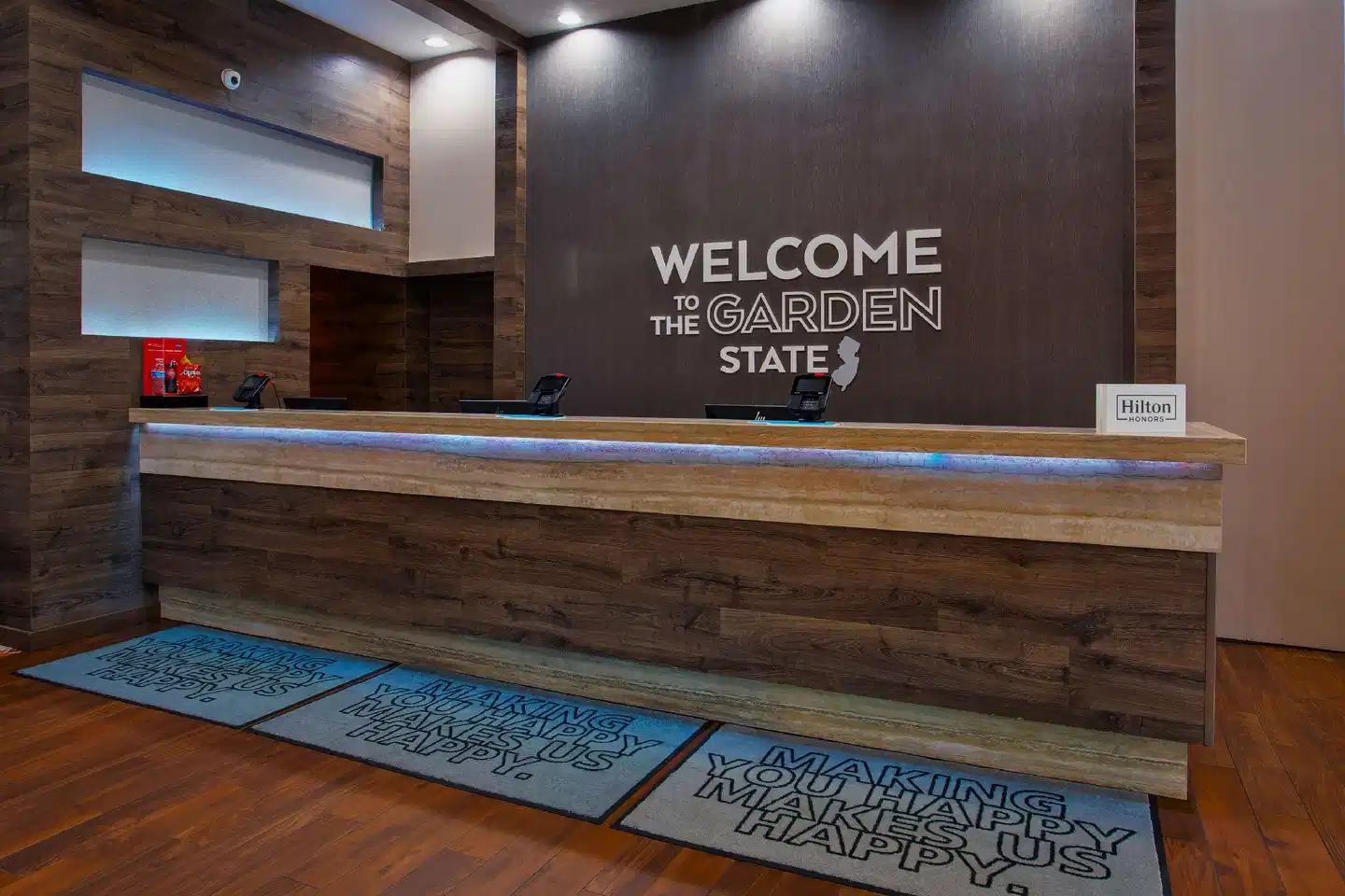 Hampton Inn & Suites Newark Airport Elizabeth Lobby