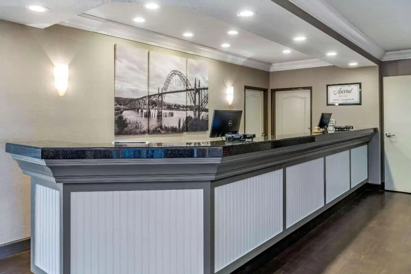 Elizabeth Oceanfront Suites, an Ascend Hotel Collection Lobby