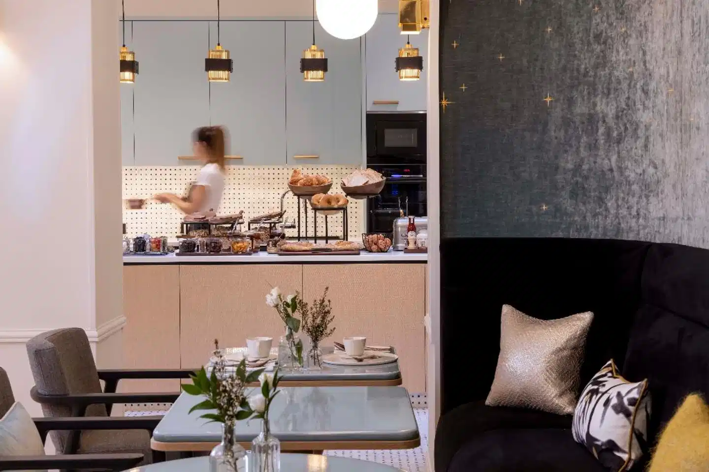 Louvre Montana Lobby