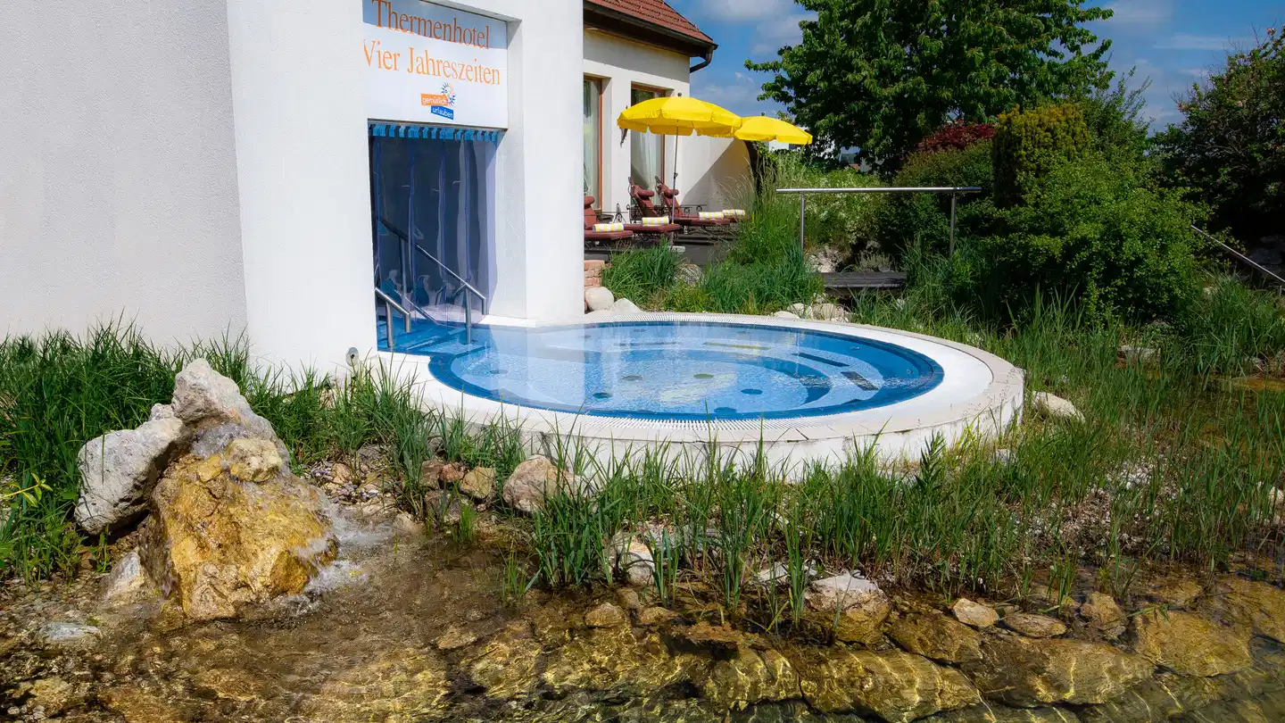 Thermenhotel 4 Jahreszeiten Aussenansicht