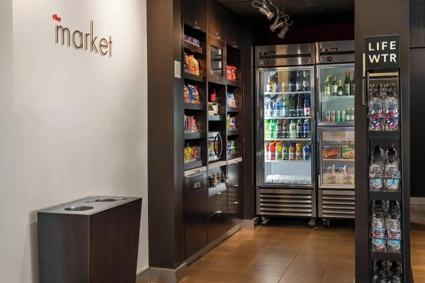 Courtyard by Marriott Bakersfield Lobby