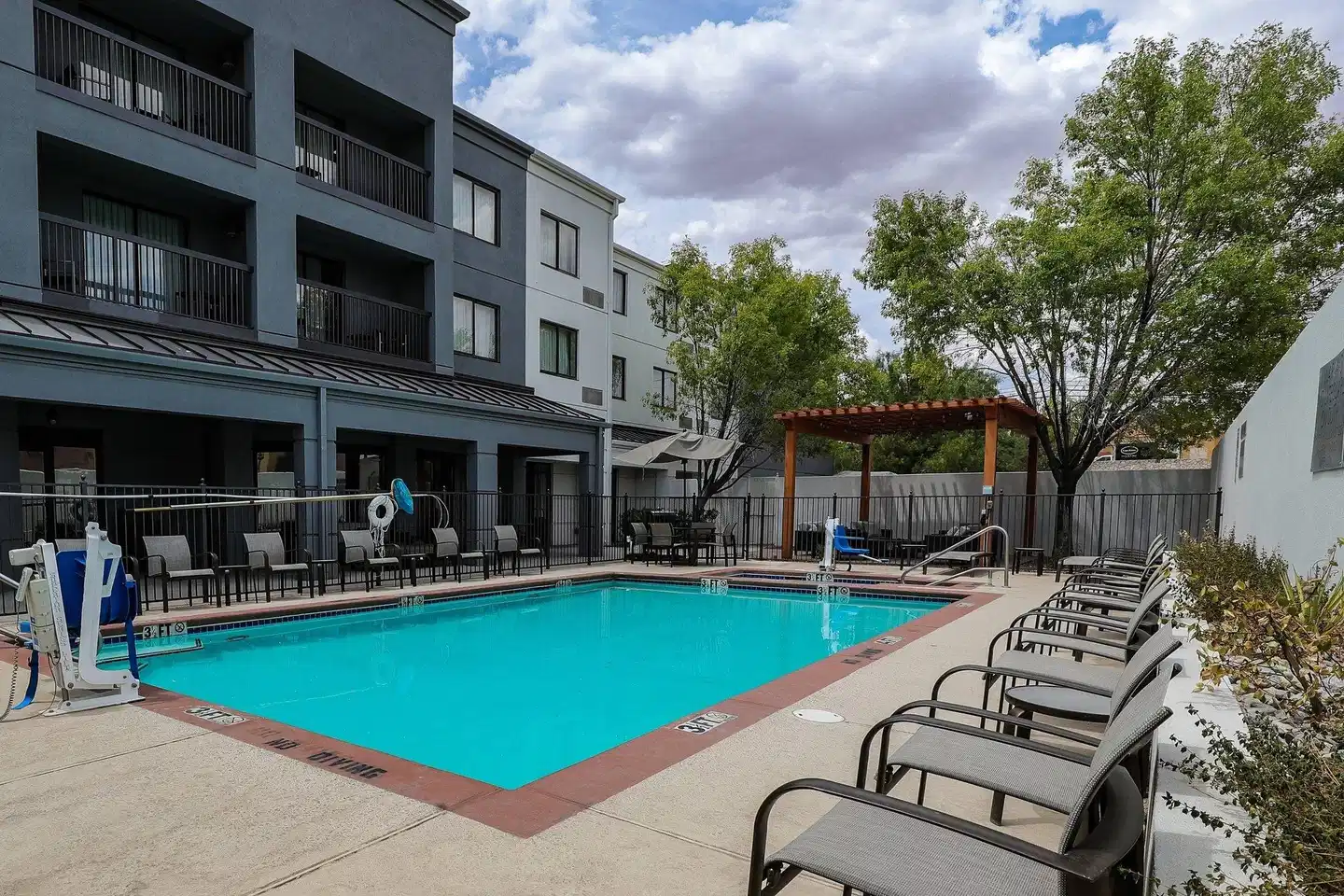 Courtyard by Marriott El Paso Airport Pool
