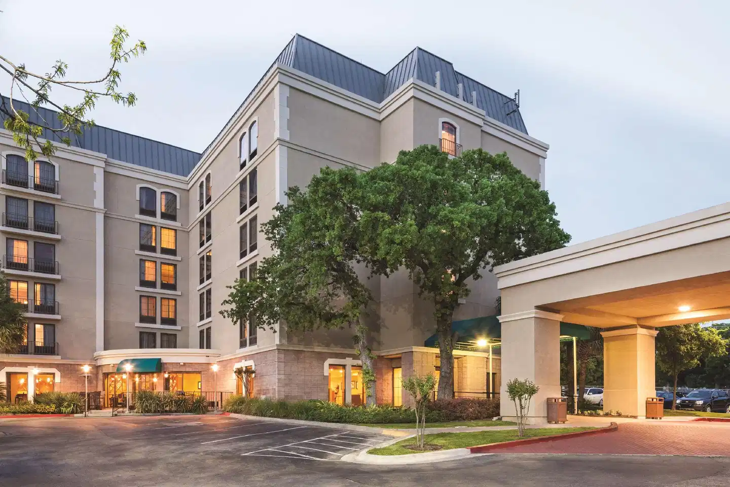 DoubleTree by Hilton Hotel Austin - University Area Aussenansicht