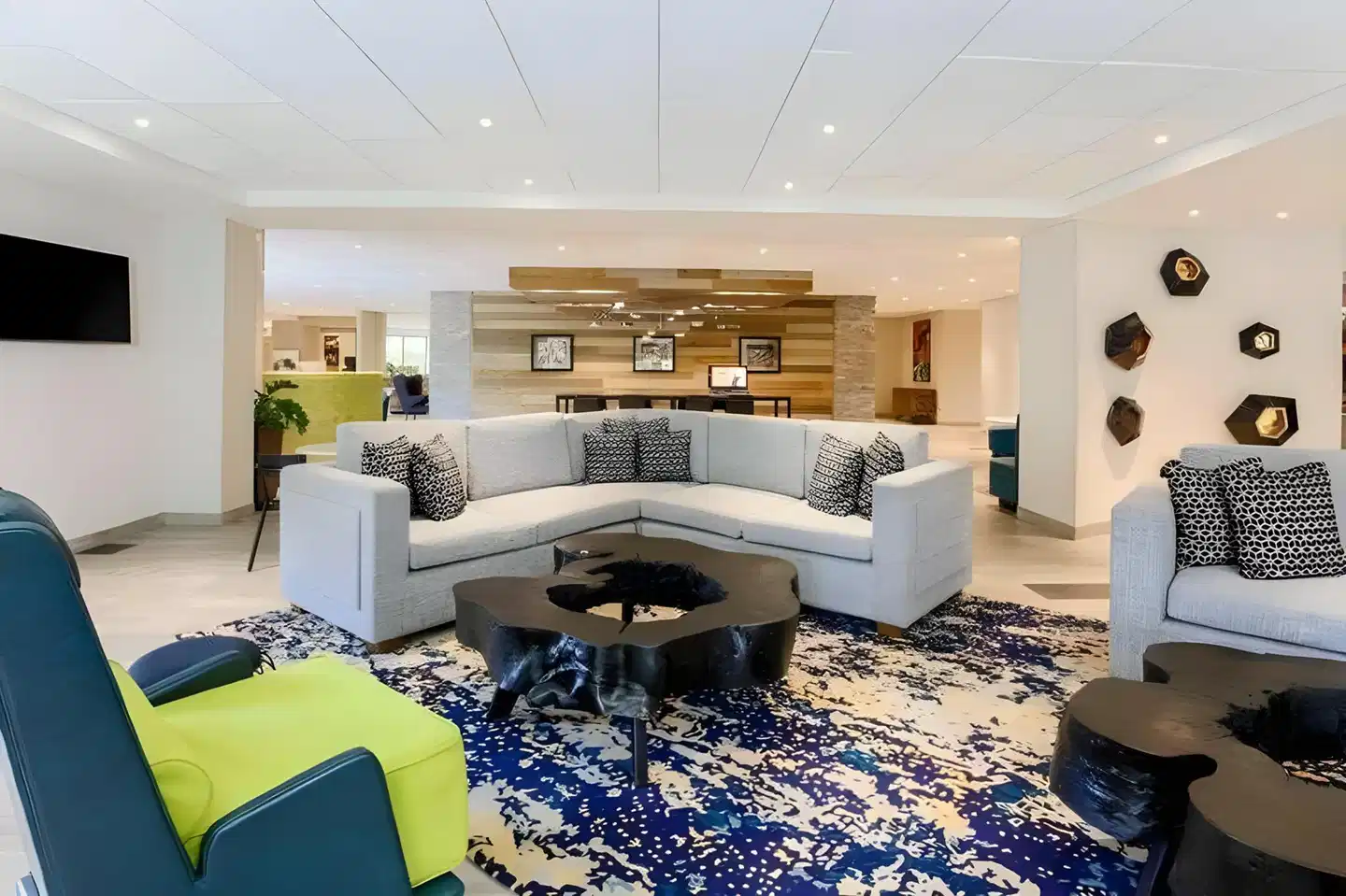 DoubleTree by Hilton Hotel Austin - University Area Lobby