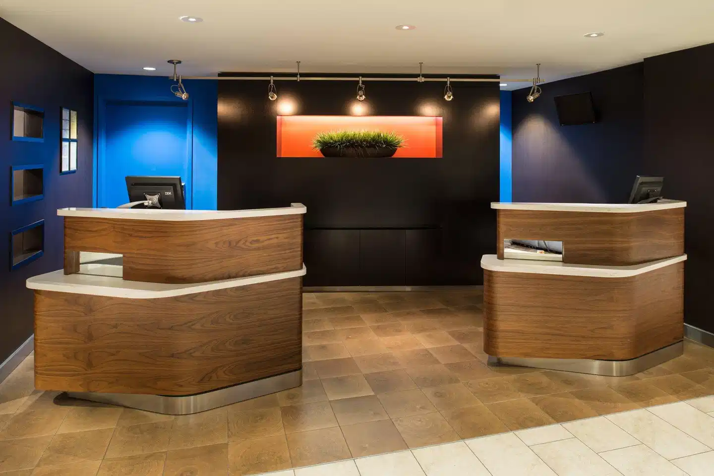 Courtyard by Marriott Palm Desert Lobby