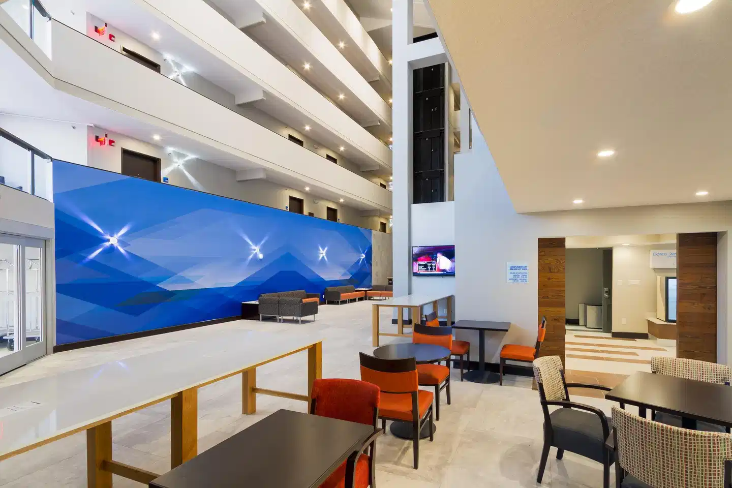 Holiday Inn Express and Suites San Antonio Lobby