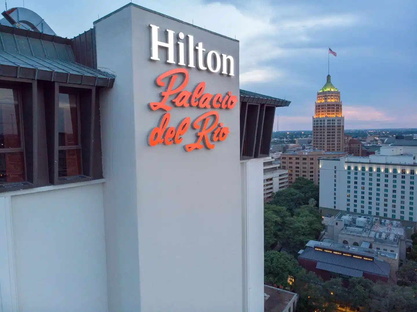 Hilton Palacio del Rio Aussenansicht