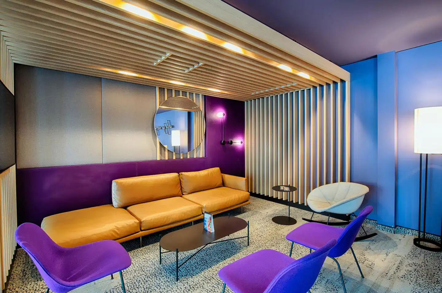 B&B HOTEL Dresden City-Süd Lobby