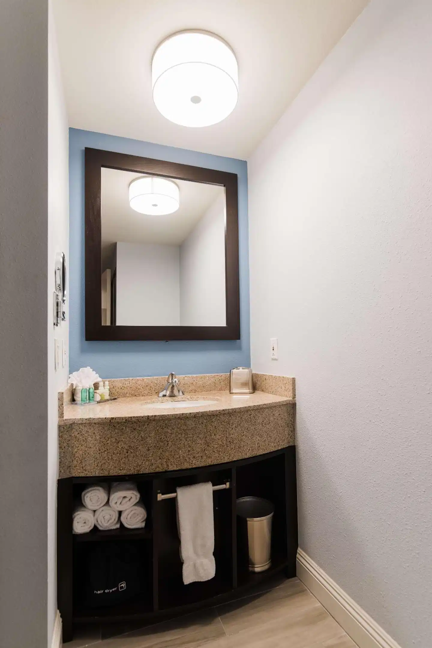 Best Western Plus Manhattan Beach Hotel Badezimmer