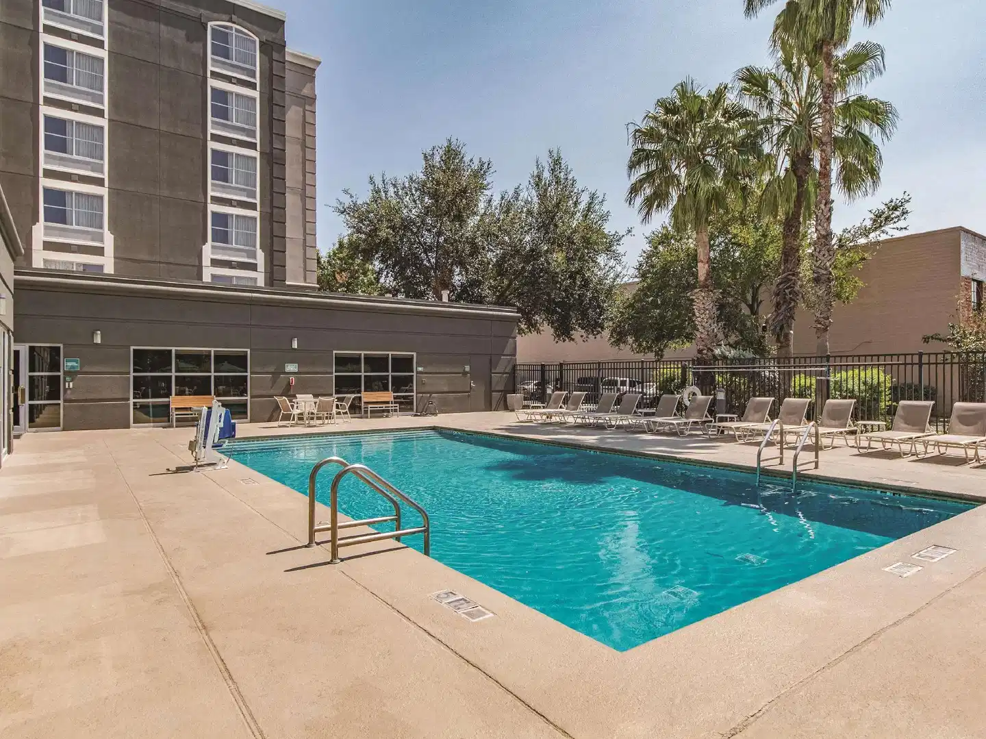 La Quinta Inn & Suites by Wyndham San Antonio Downtown Pool