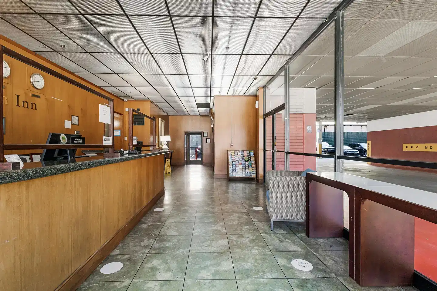 Jack London Inn Lobby