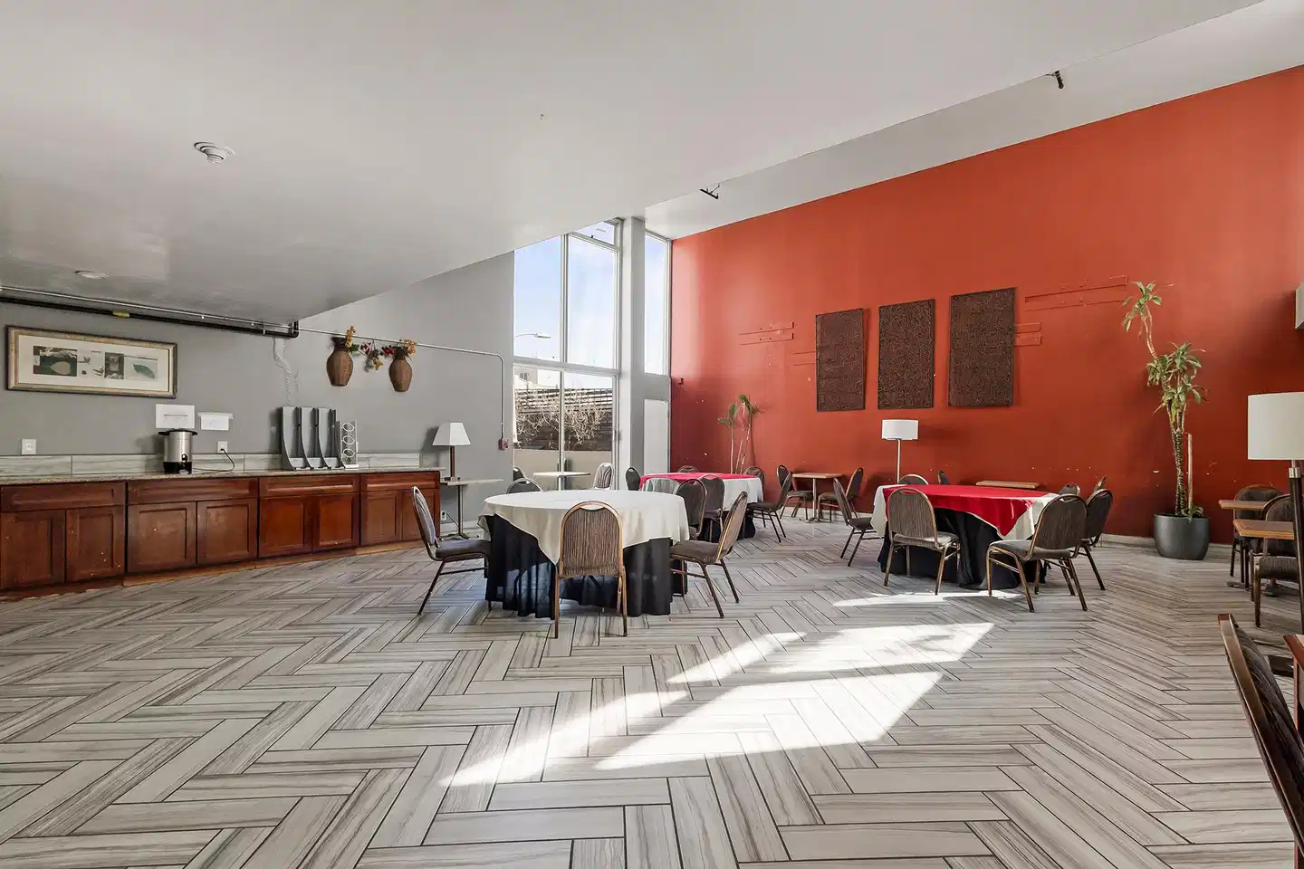 Jack London Inn Lobby