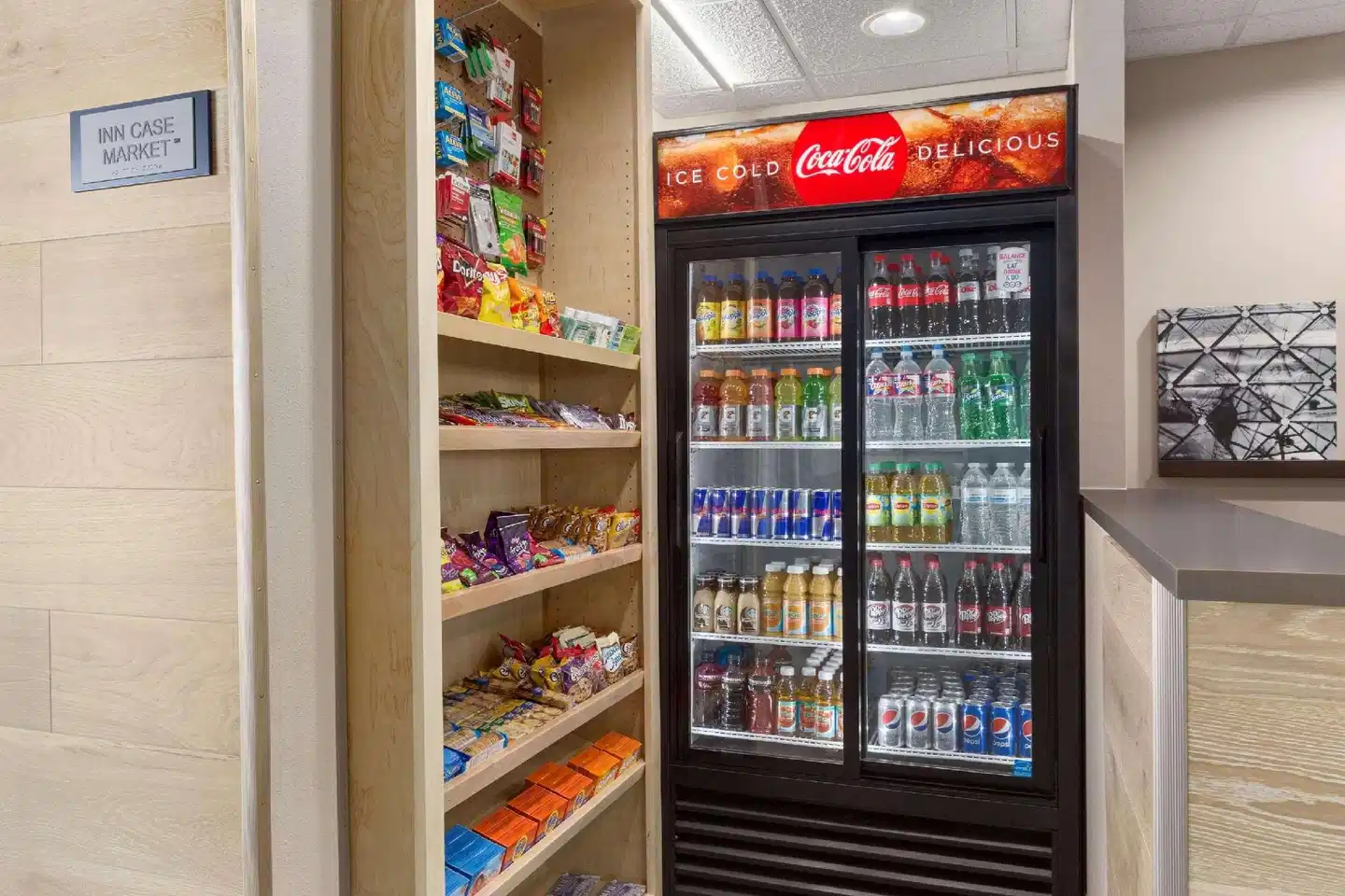 Country Inn & Suites by Radisson, Fort Worth West I-30 NAS JRB Bar