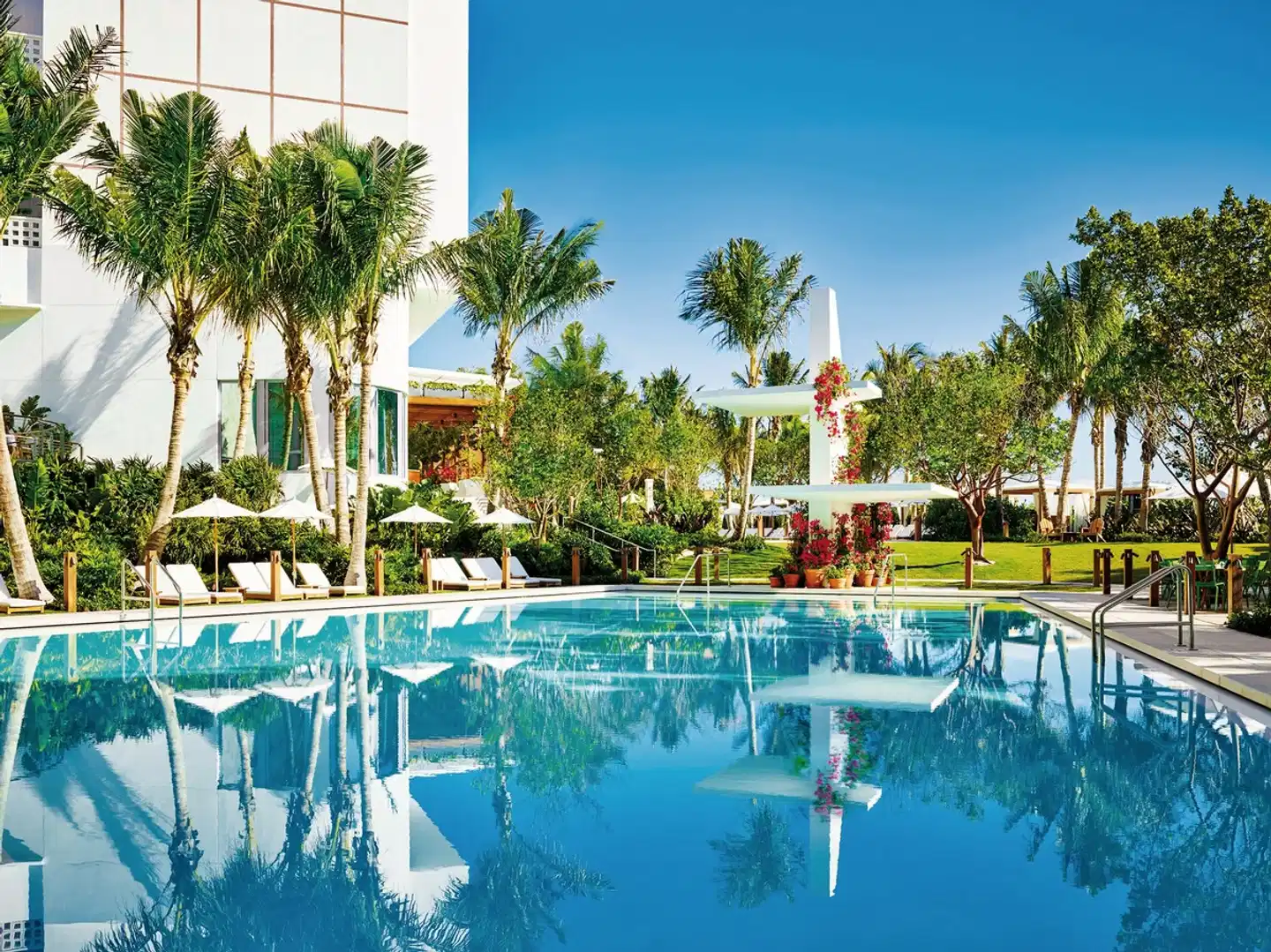 The Miami Beach EDITION Pool