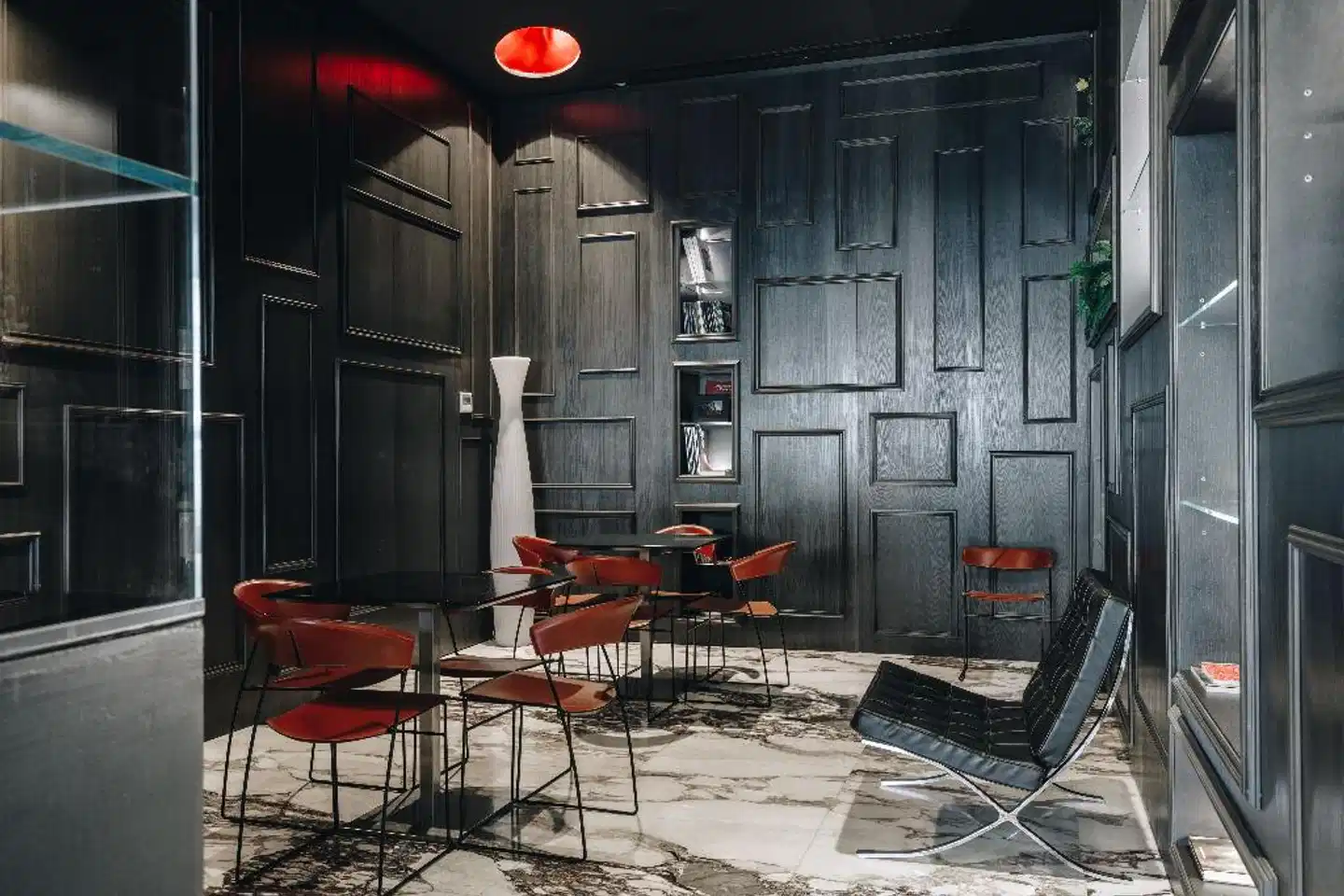 Cremona Hotels Continental Lobby