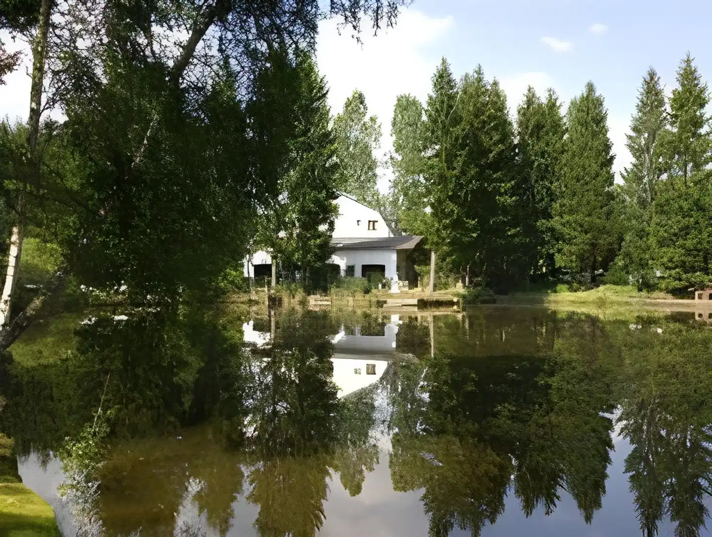 Steineweiher Aussenansicht