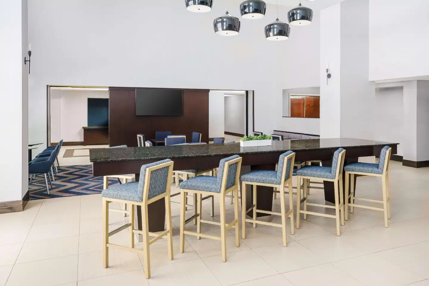 Hampton Inn & Suites Thousand Oaks, CA Restaurant