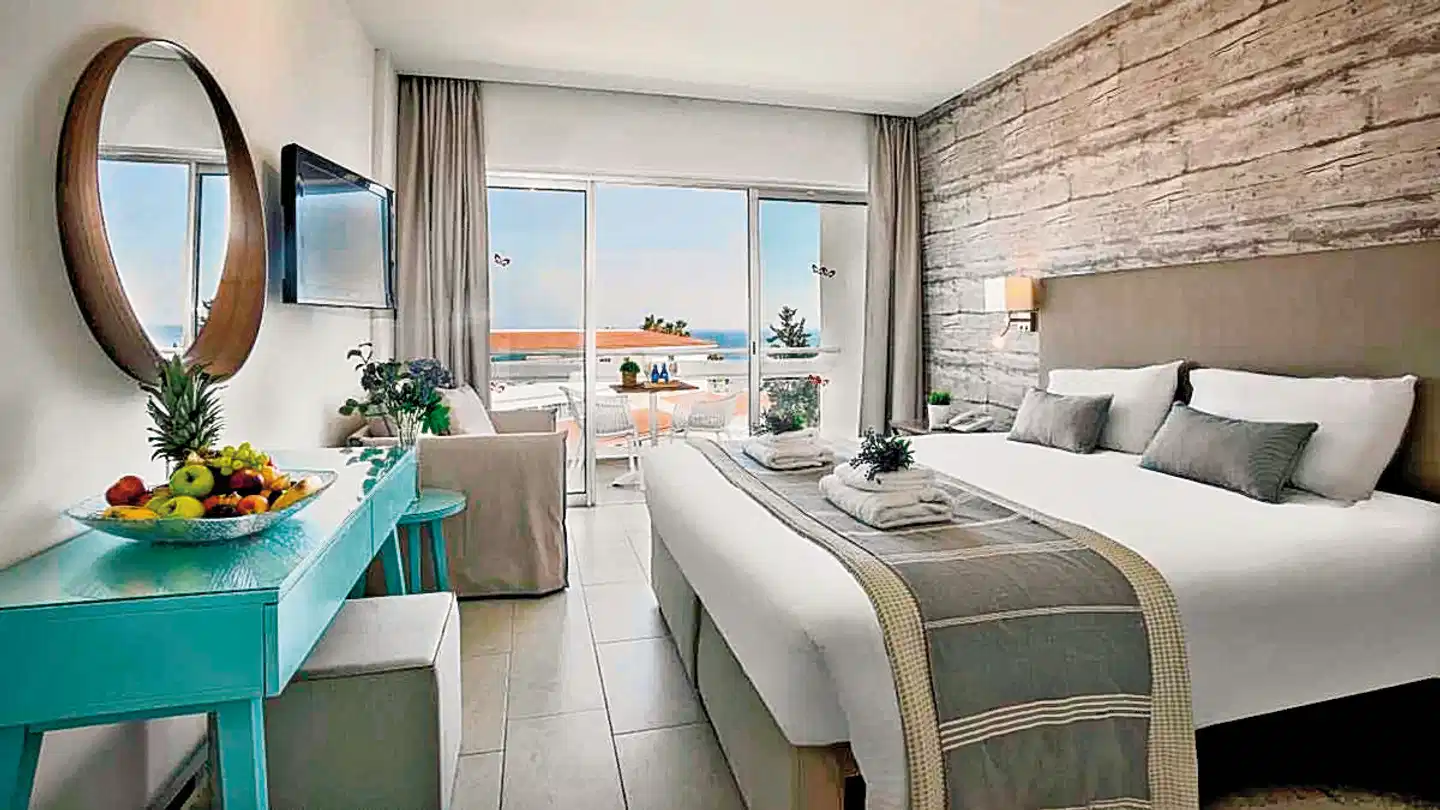 Leonardo Plaza Cypria Maris Beach Hotel & Spa Wohnbeispiel