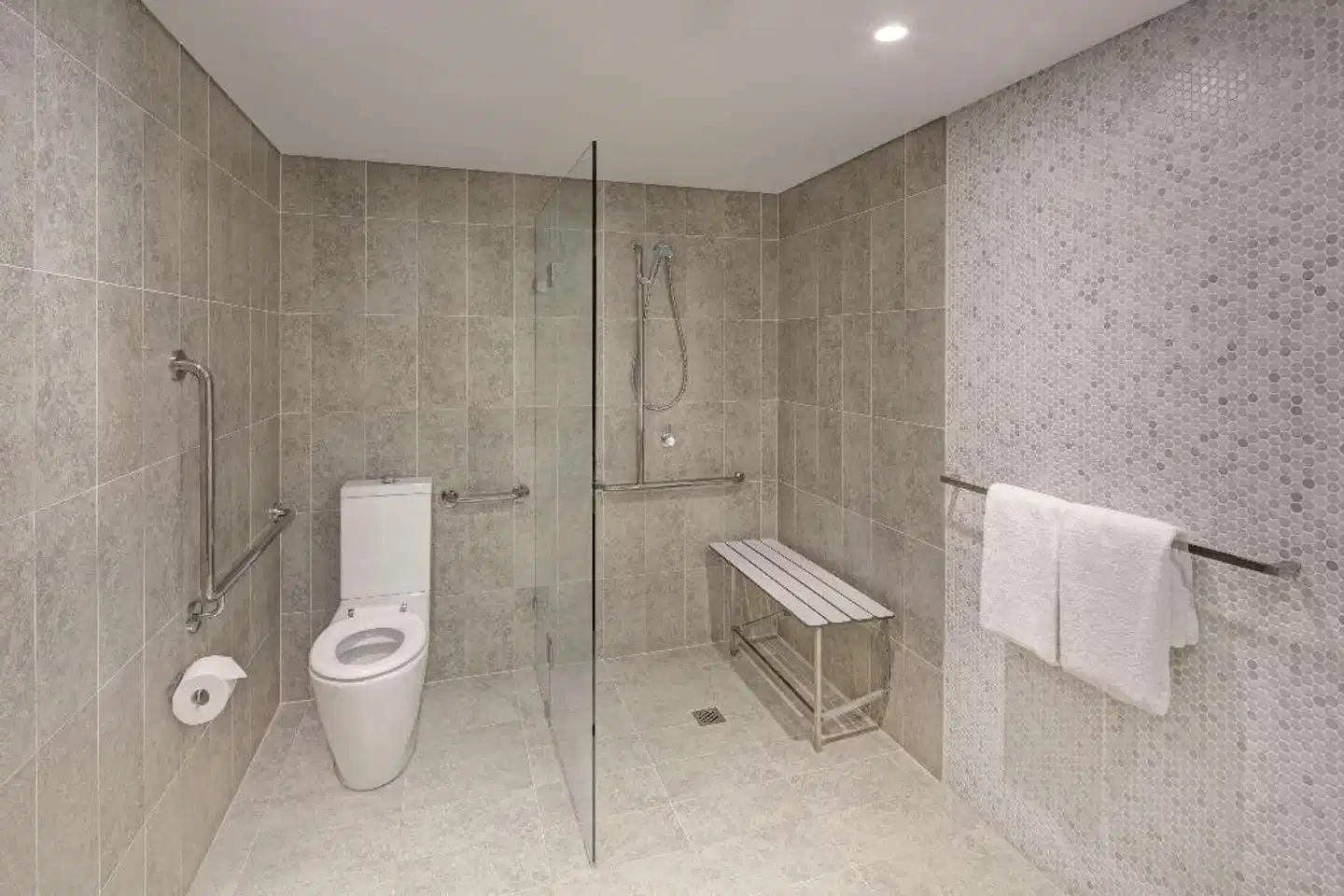 Adina Apartment Hotel Bondi Beach Badezimmer