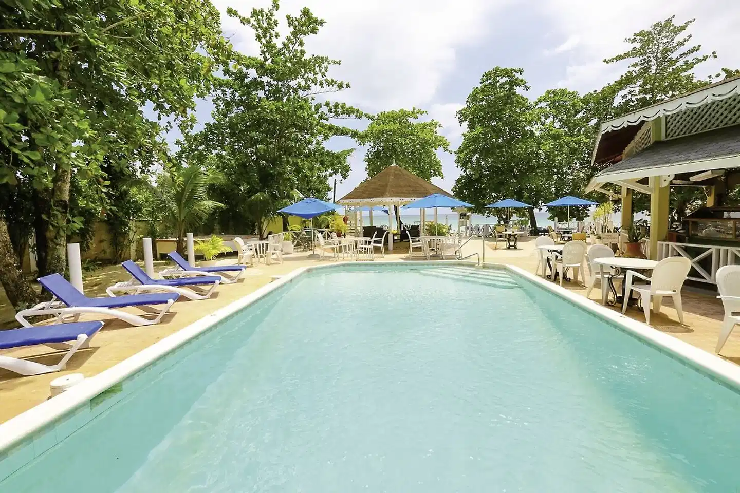 Merril's Beach Resort POOL