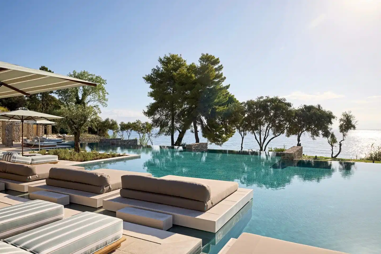 Avali, Mar-Bella Collection Pool