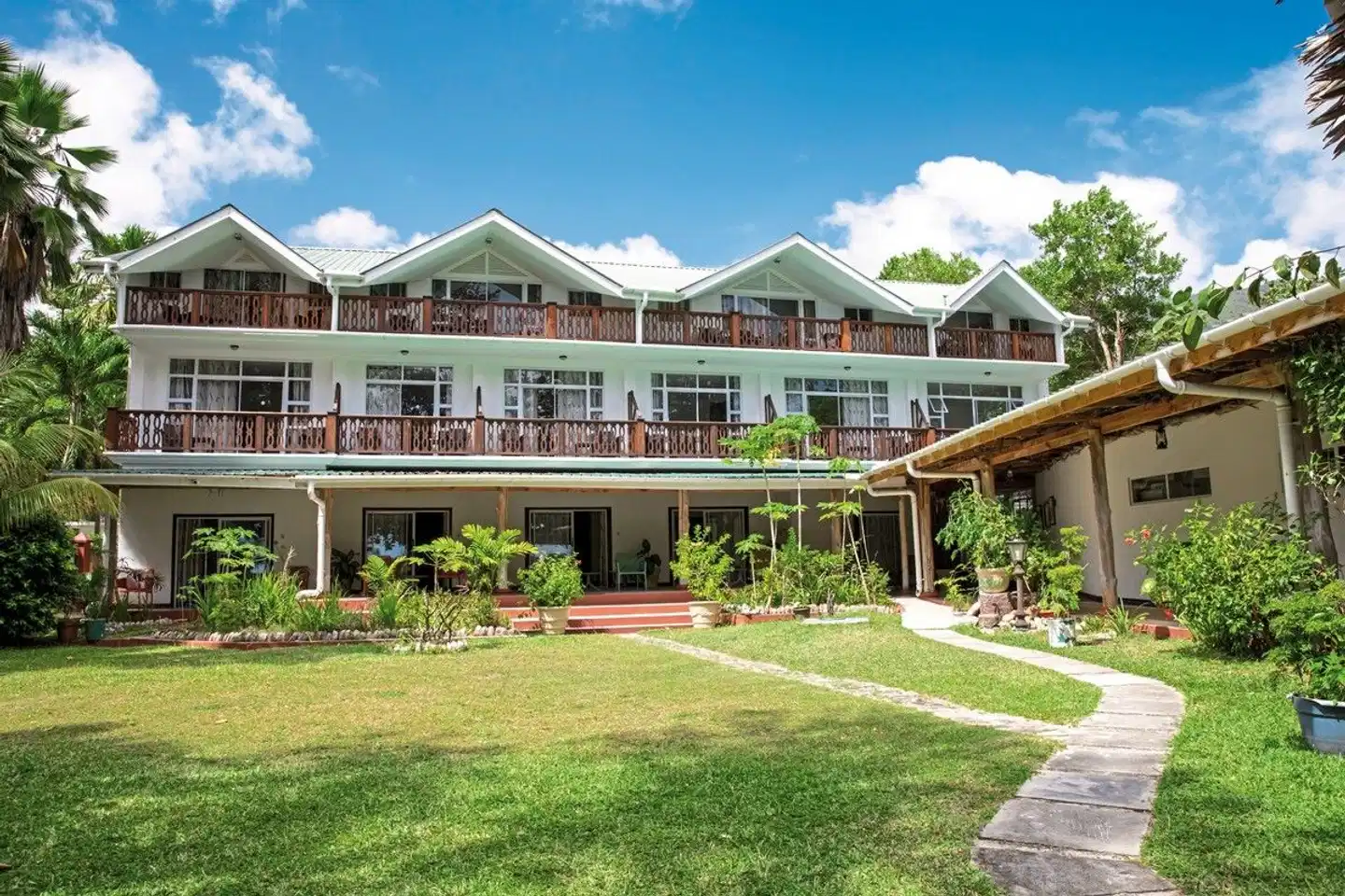 Augerine Hotel Aussenansicht