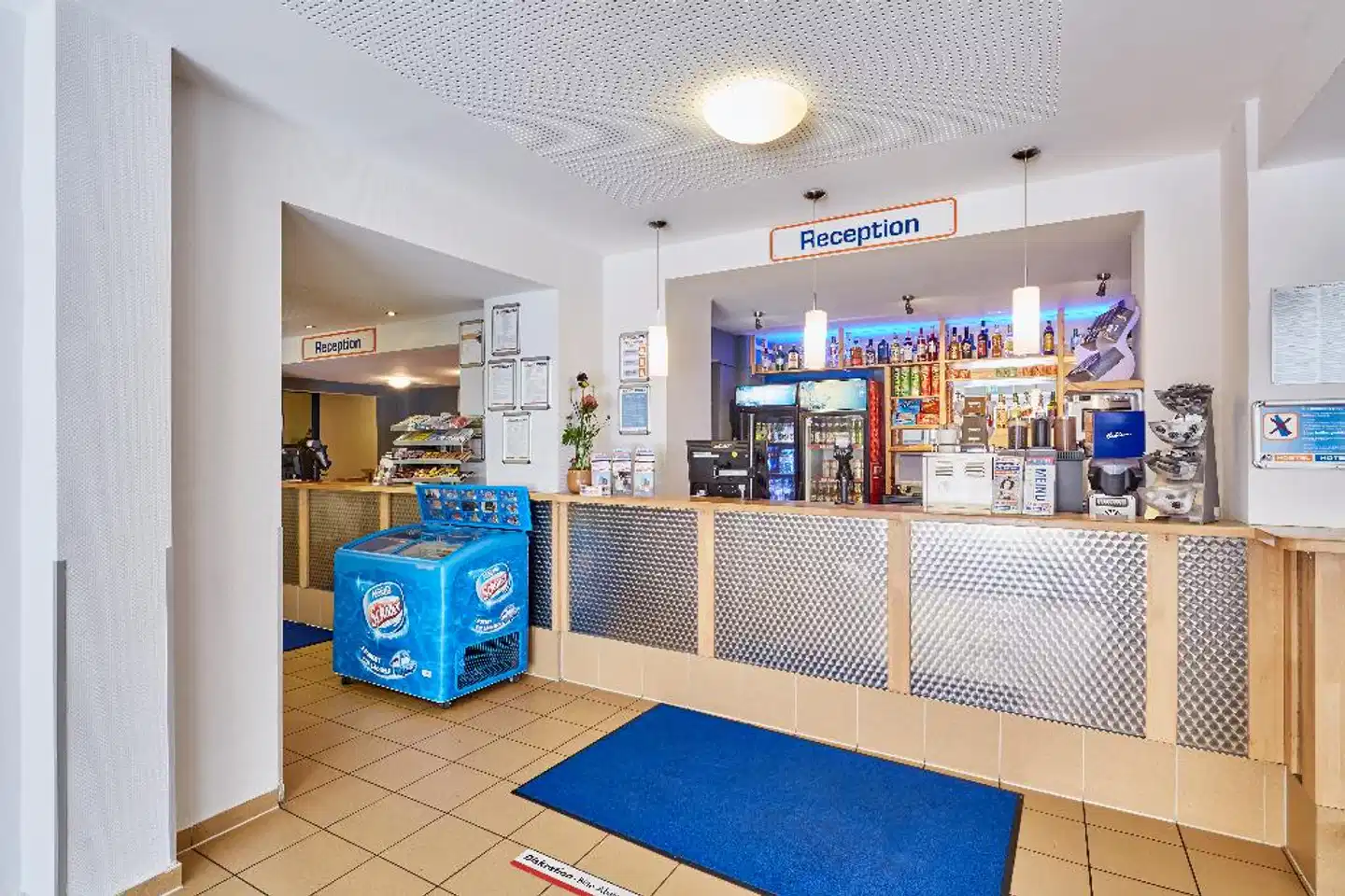 a&o Hamburg Reeperbahn Bar