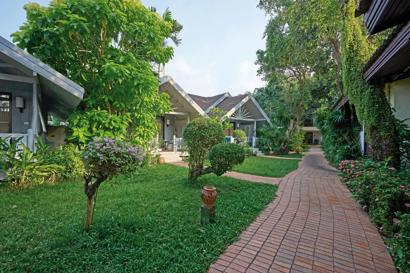 Paradise Beach Resort GARDEN