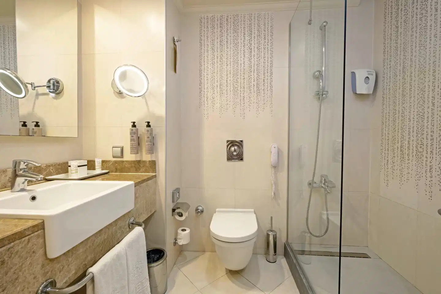 Kamelya Selin Hotel Badezimmer