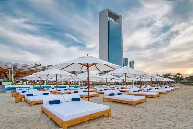 Radisson Blu Hotel & Resort Abu Dhabi Corniche POOL
