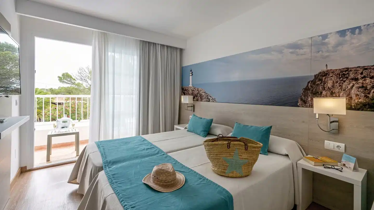 Hostal Es Pi ACCOMMODATION