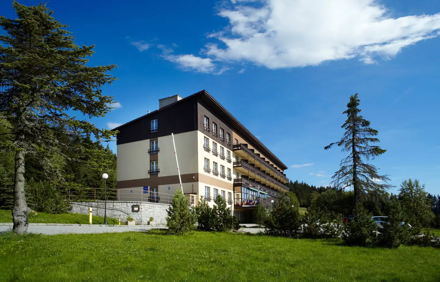 Orea Hotel Spicak Aussenansicht