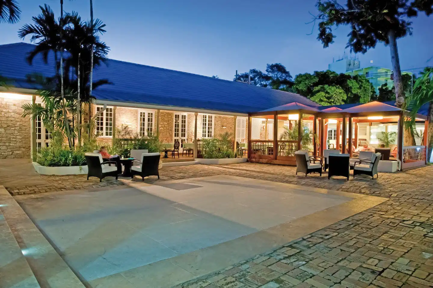 Island Inn Aussenansicht