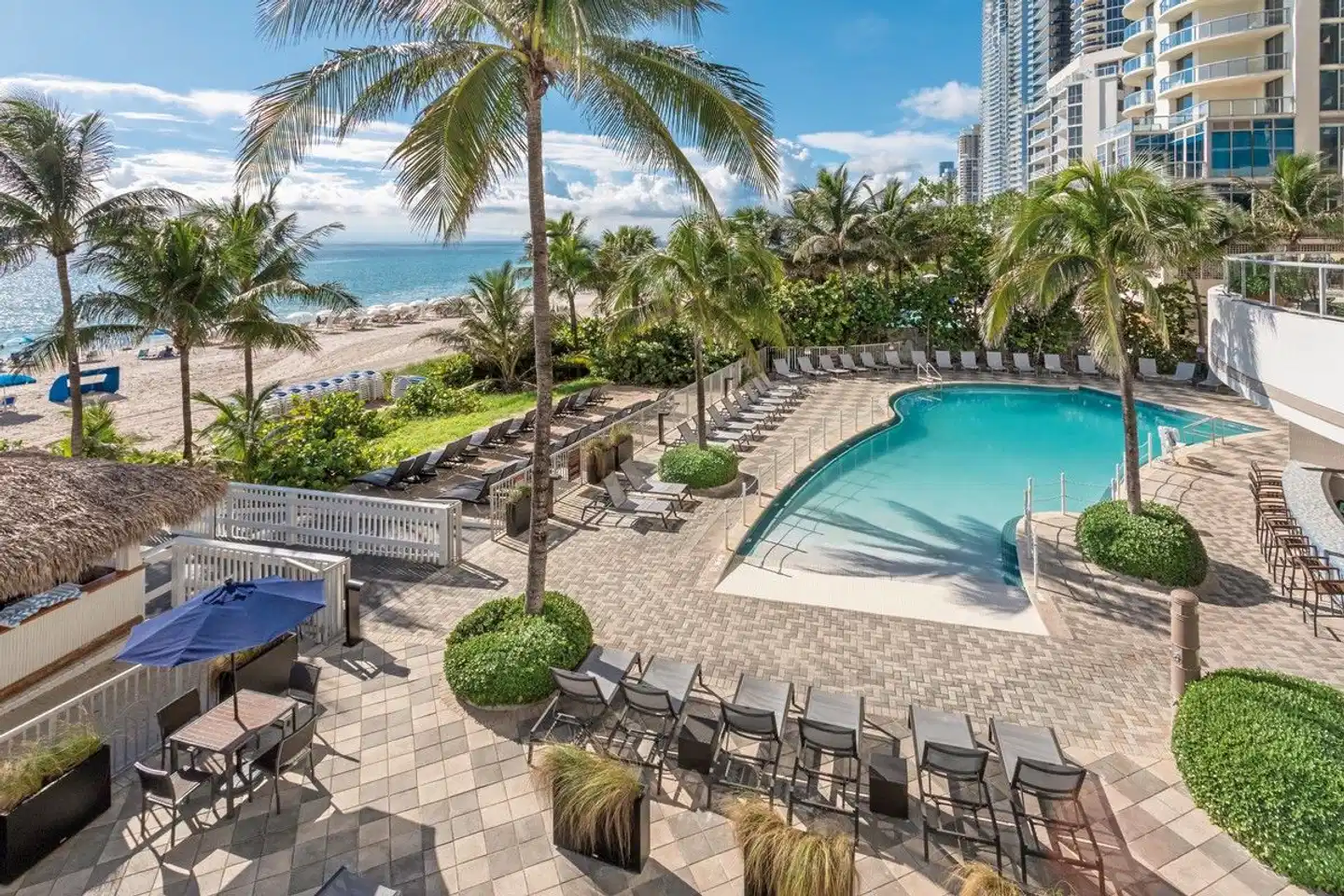 Doubletree Ocean Point Resort & Spa Pool