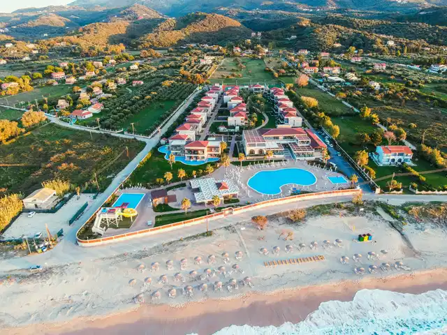 Almyros Beach Resort & Spa Strand