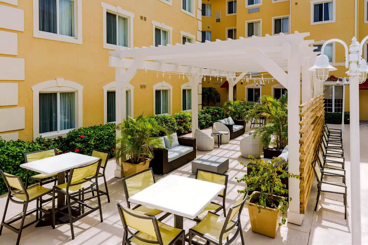 Homewood Suites by Hilton Bonita Springs, FL Terrasse