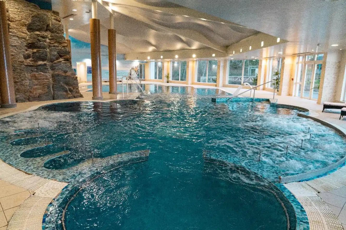 Redcastle Oceanfront, Golf & Spa Hotel Hallenbad