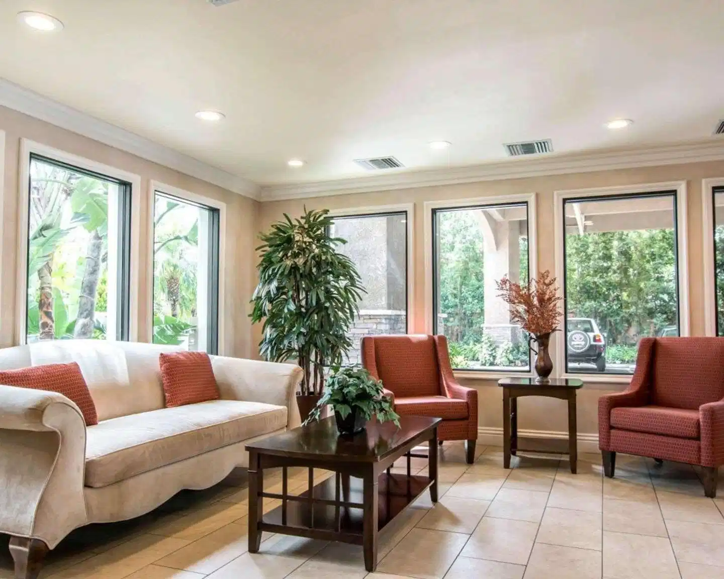 Quality Inn & Suites Anaheim Maingate Lobby