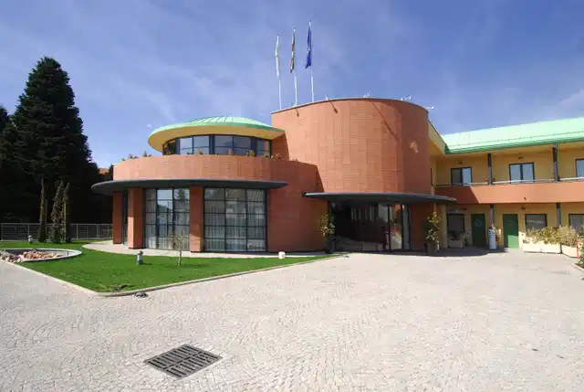 Luna Hotel Motel Airport Aussenansicht