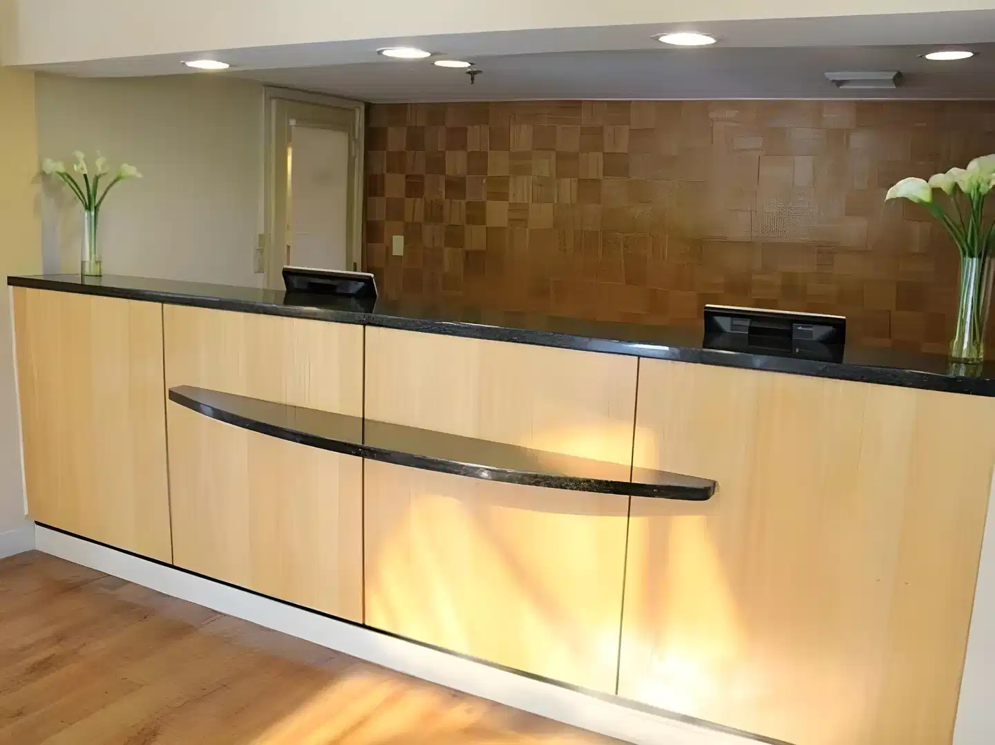 La Quinta Inn & Suites by Wyndham Coral Springs South Lobby