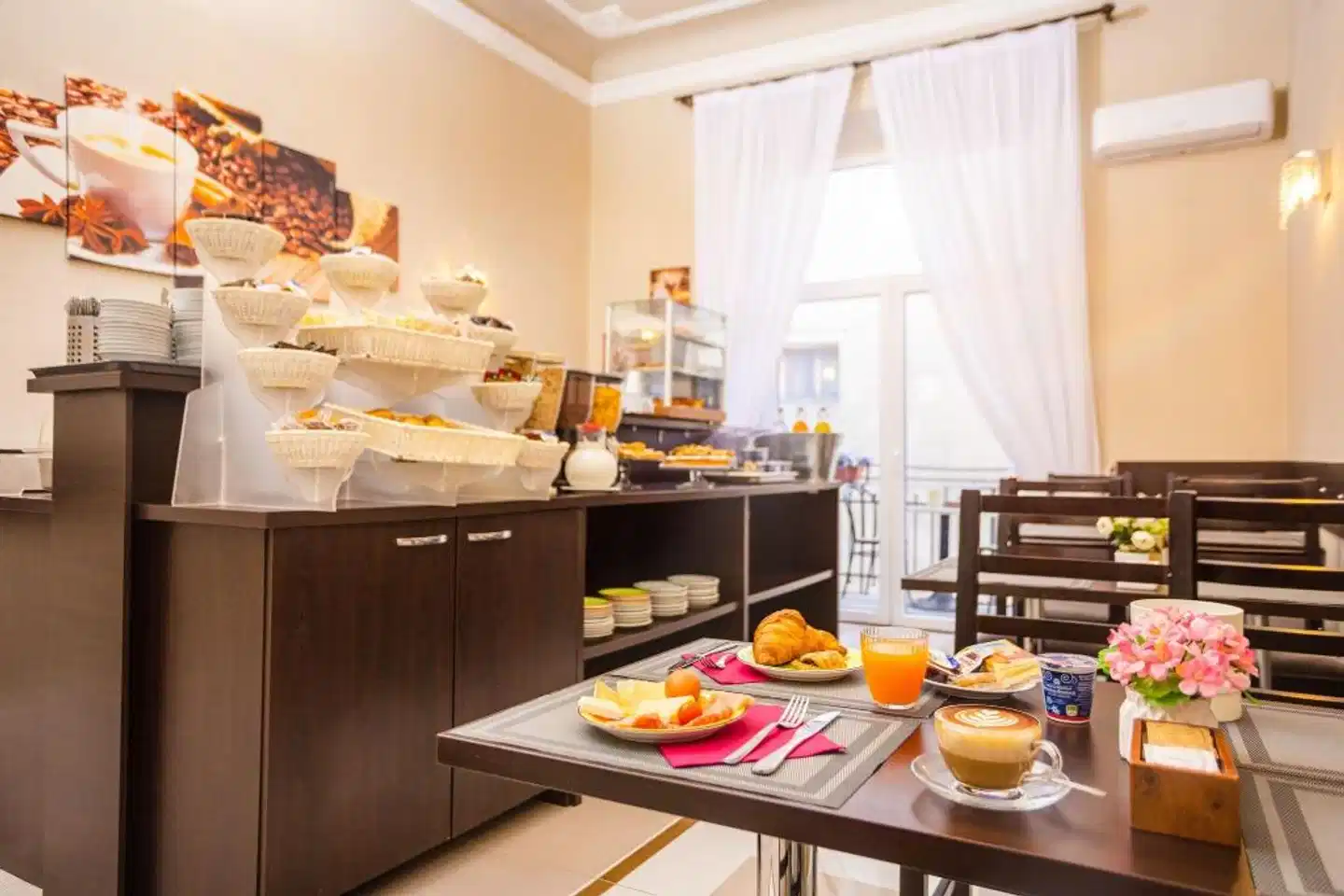 Annabella Hotel Restaurant