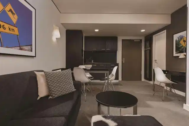 Adina Apartment Hotel Berlin Hackescher Markt Lobby