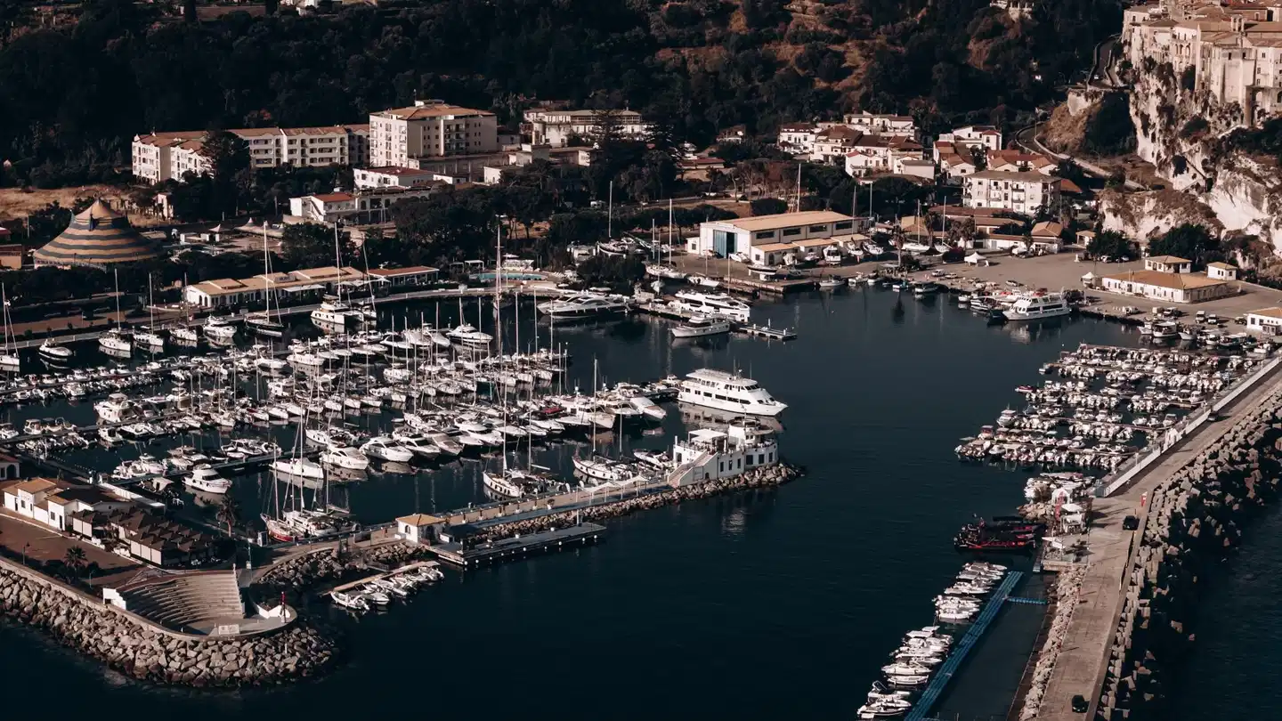 ananea Tropea Yachting Resort Aussenansicht