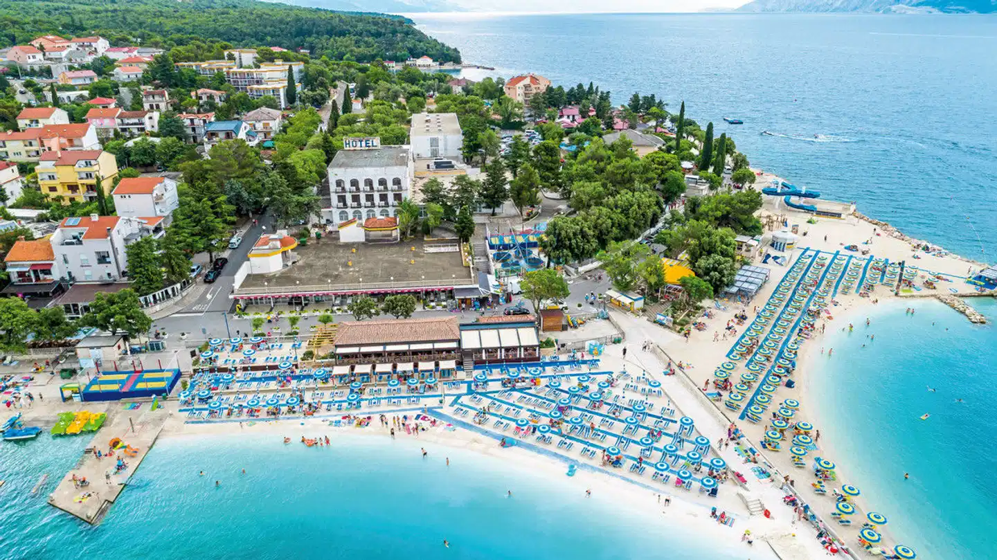 Slaven Aussenansicht