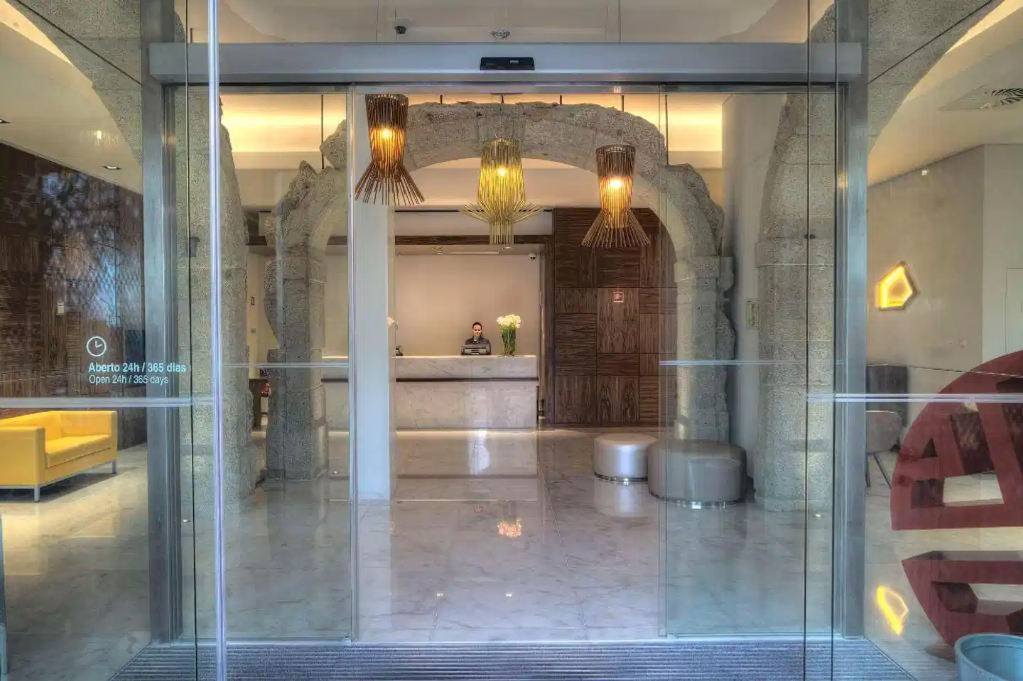 NH Collection Porto Batalha Lobby