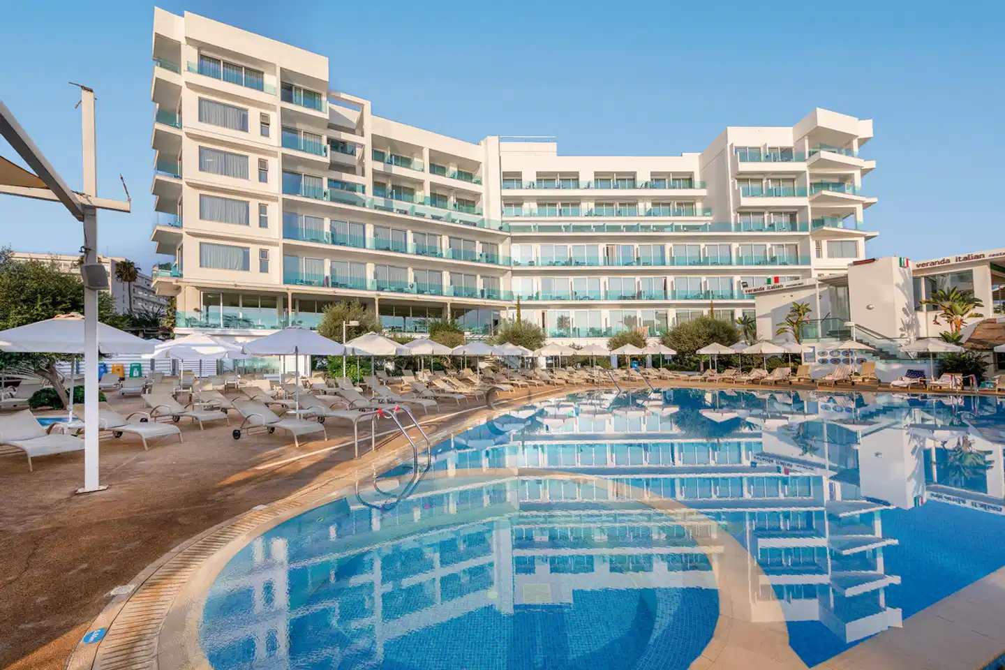 Vrissaki Beach Hotel POOL