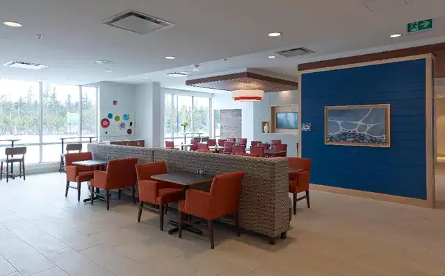 Holiday Inn Express & Suites St John's Airport Bar