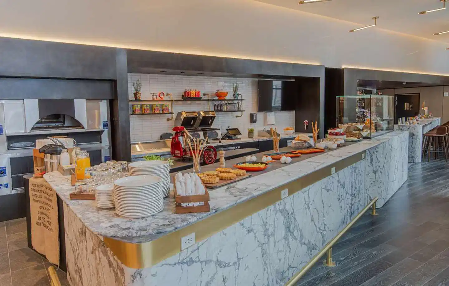 Canopy by Hilton Jersey City Arts District Bar