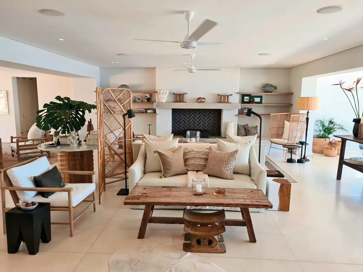 Sala Beach House Lobby